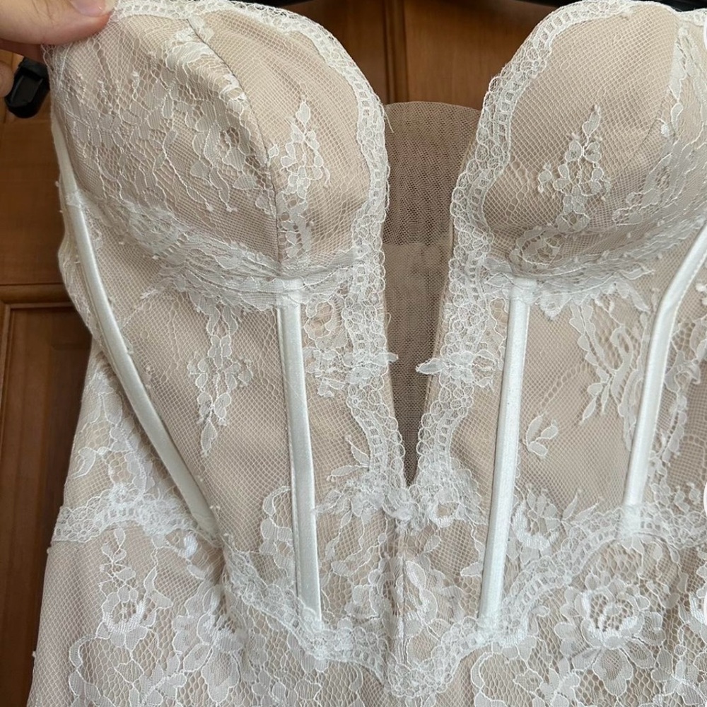 Elegant Lace Maxi Dress - Picture 2 of 3